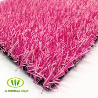 Erilist värvi haljasaladel roosa kunstmuru kaunistamiseks